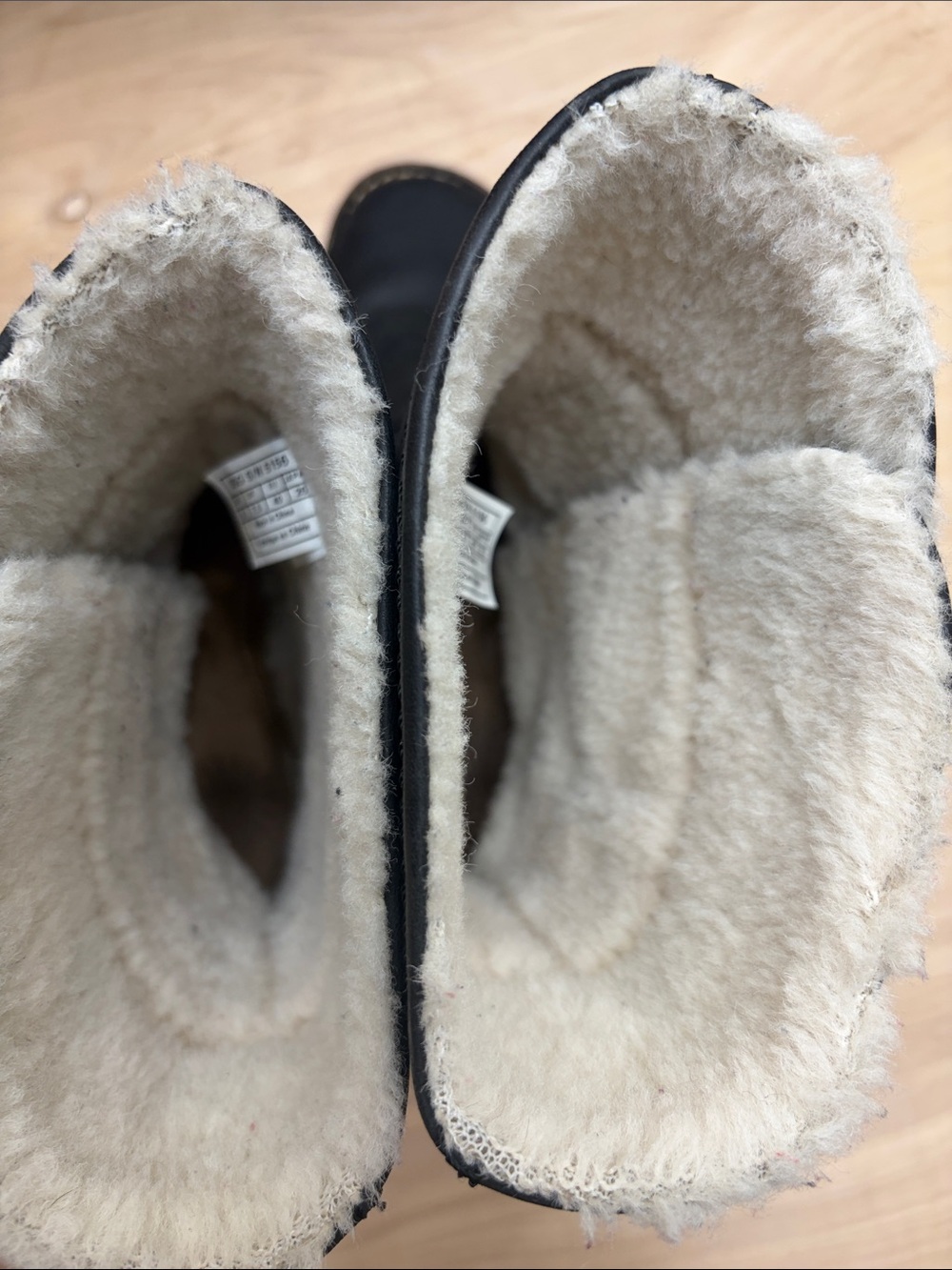 UGG Women's Black Lace-Up Shearling Winter Boots - Picture 6 of 7